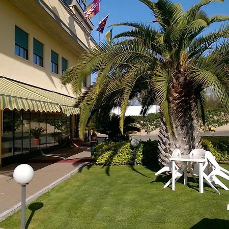 Hotel Laurence โรม ภายนอก รูปภาพ