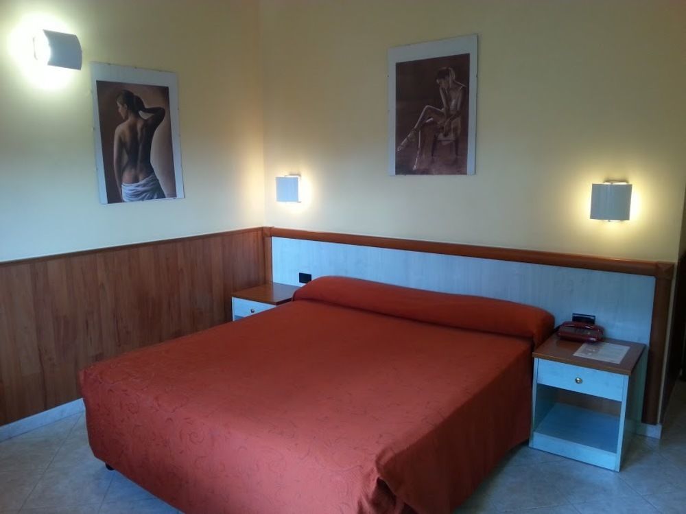 Hotel Laurence โรม ภายนอก รูปภาพ