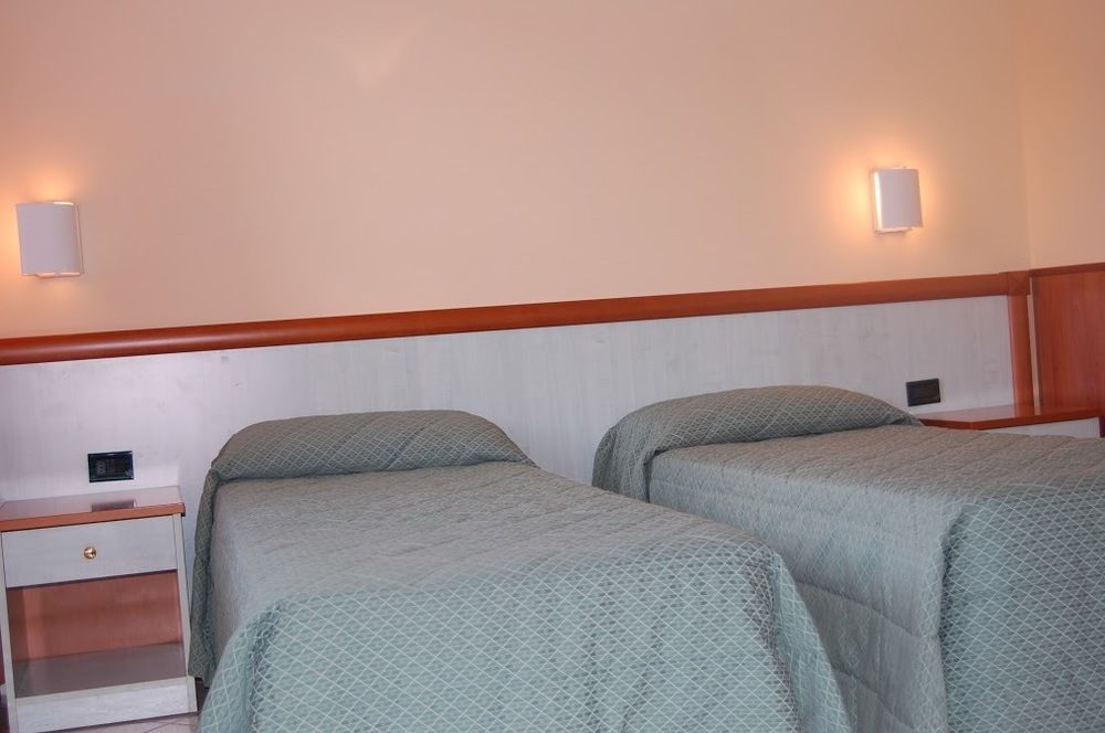 Hotel Laurence โรม ภายนอก รูปภาพ