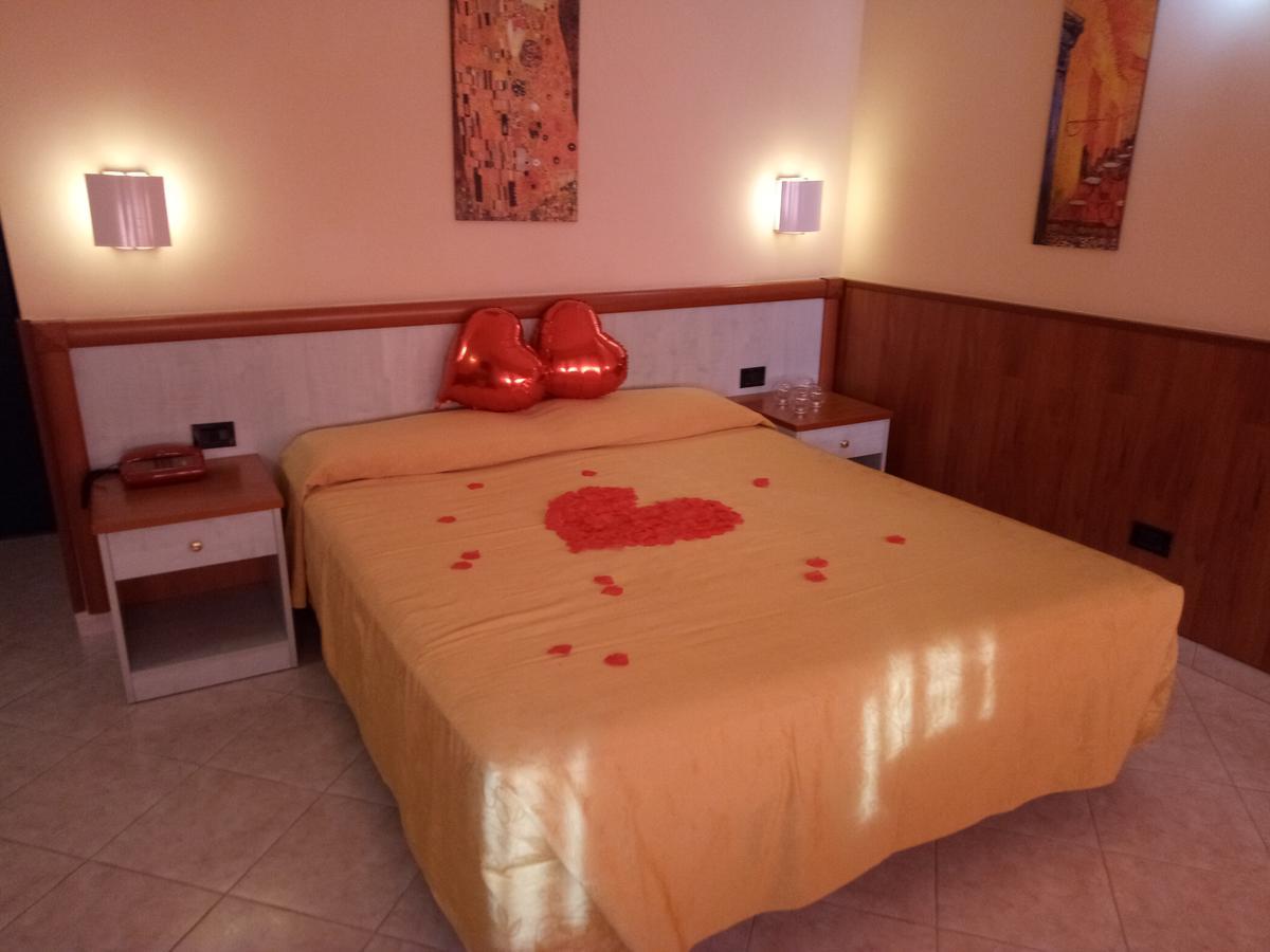 Hotel Laurence โรม ภายนอก รูปภาพ