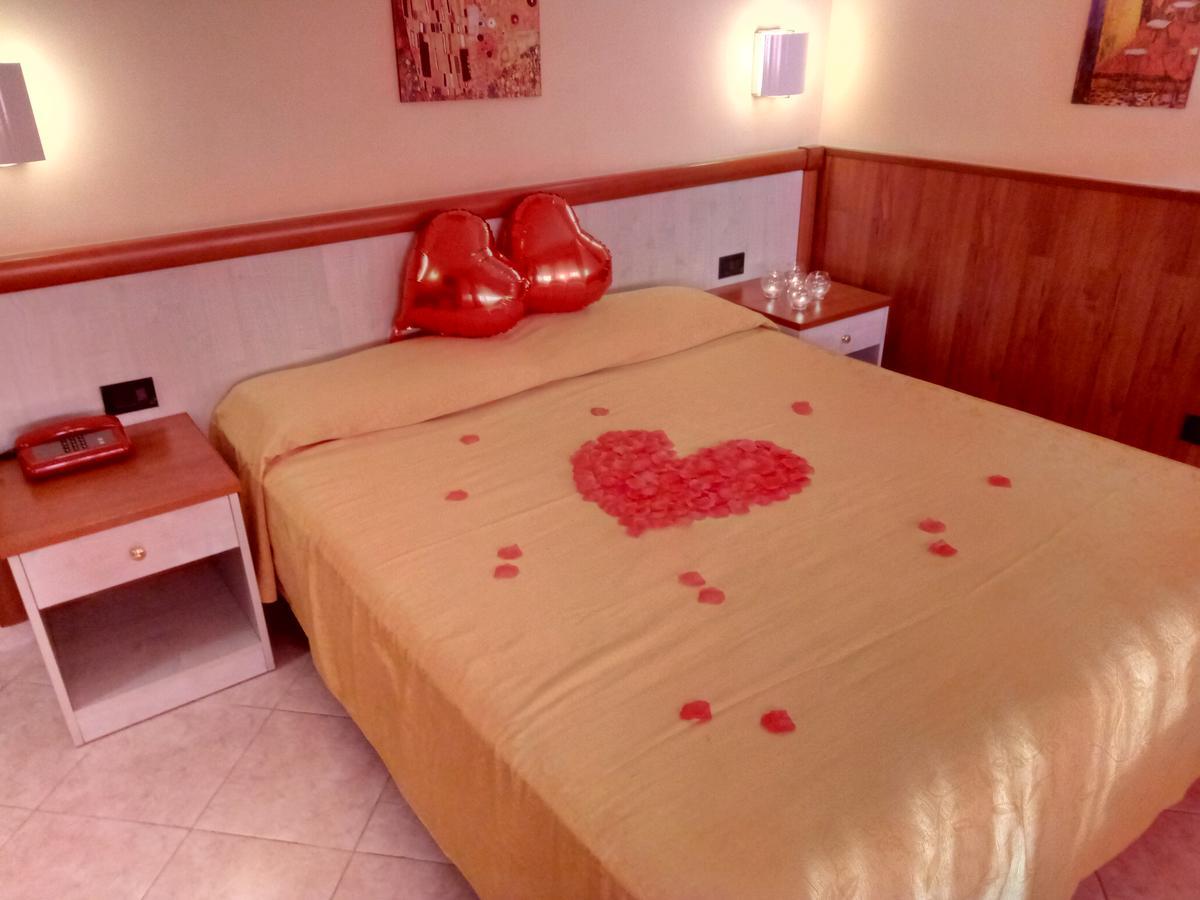 Hotel Laurence โรม ภายนอก รูปภาพ